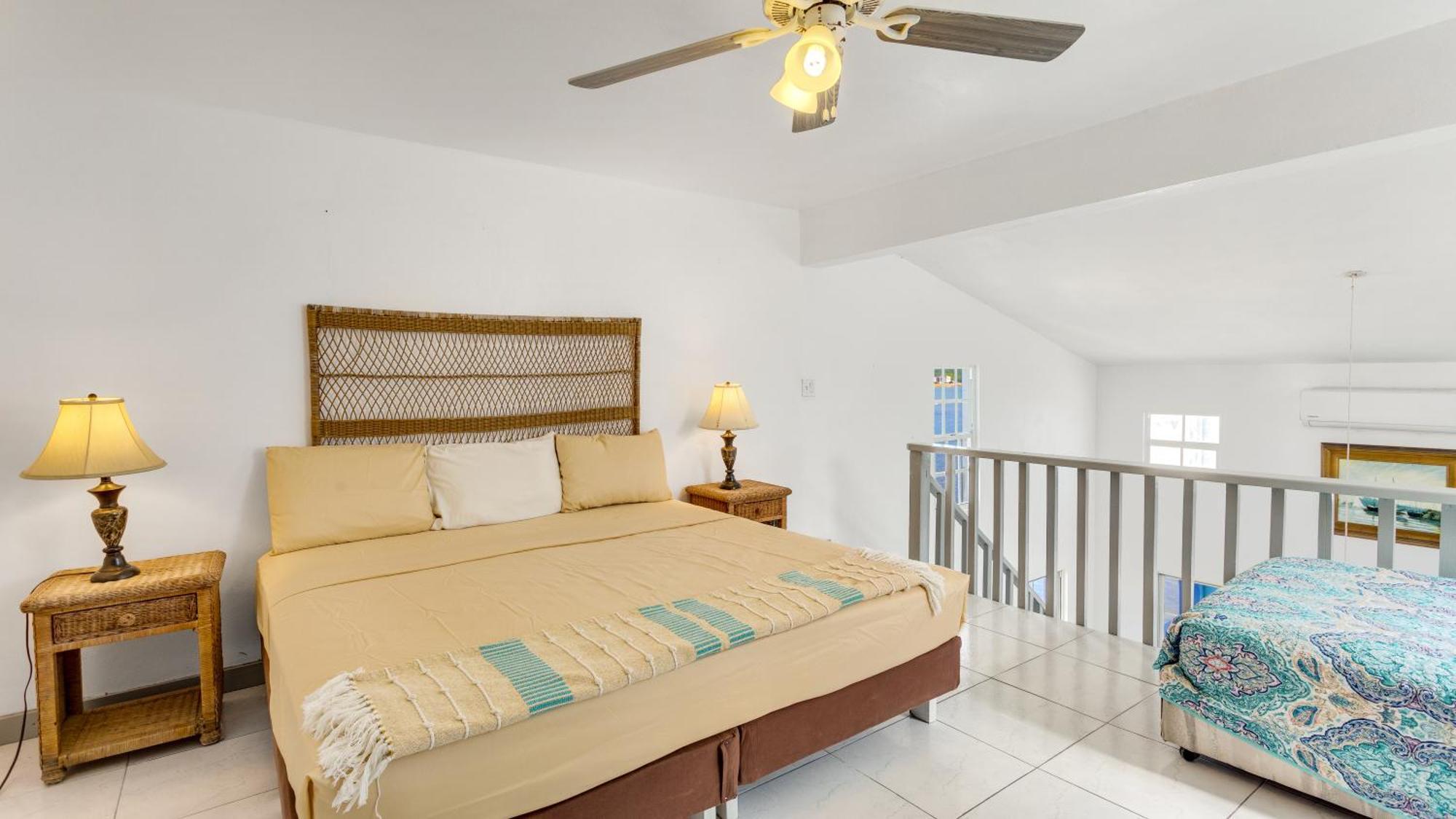 Edwards Guesthouse Sandy Ground Village 外观 照片