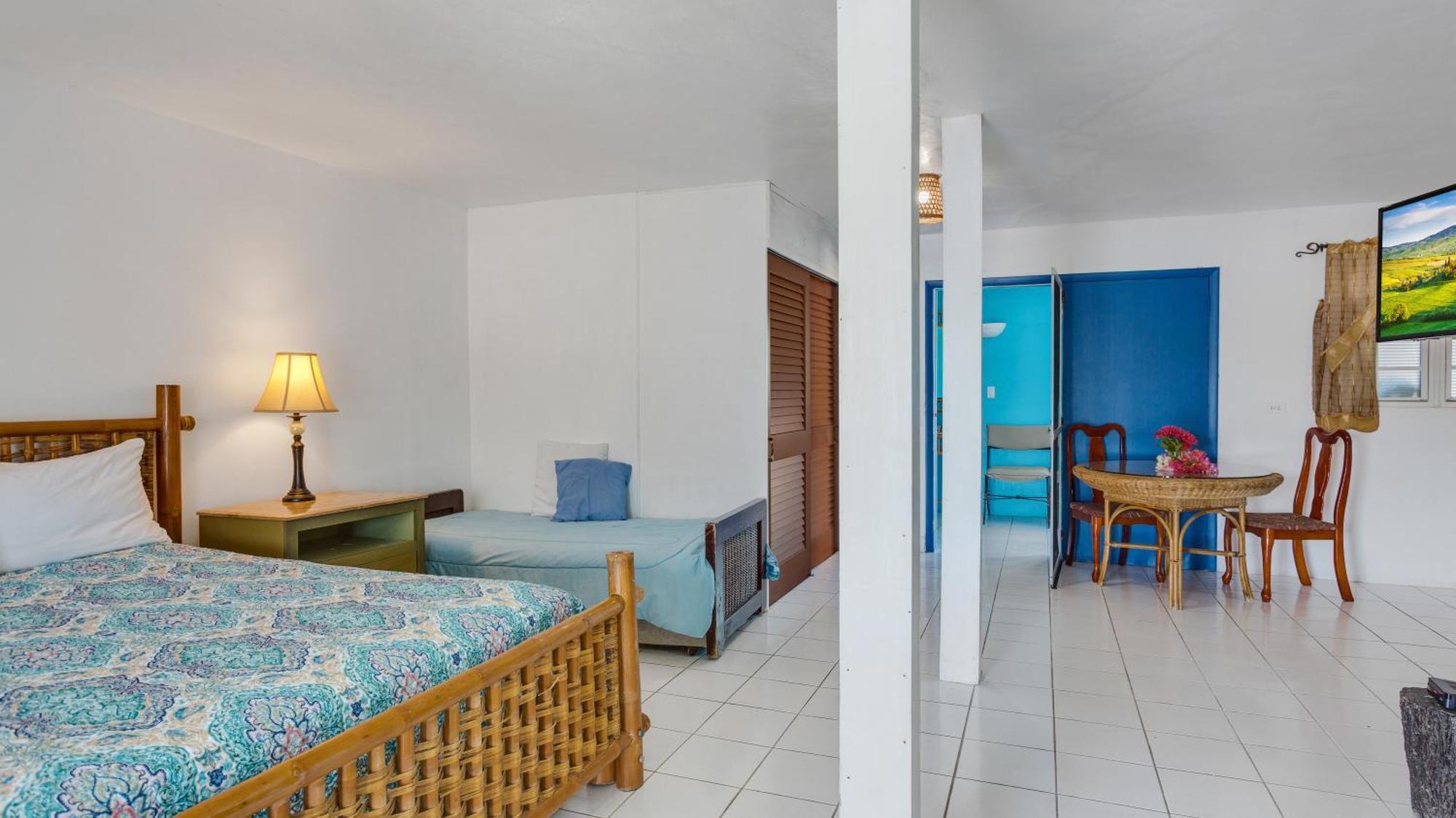 Edwards Guesthouse Sandy Ground Village 外观 照片