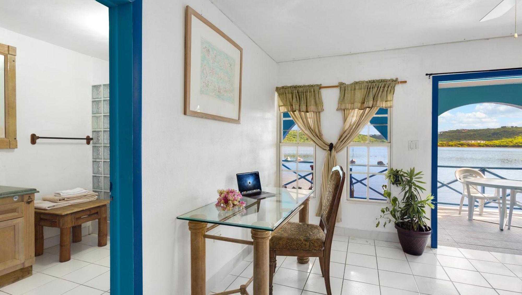 Edwards Guesthouse Sandy Ground Village 外观 照片