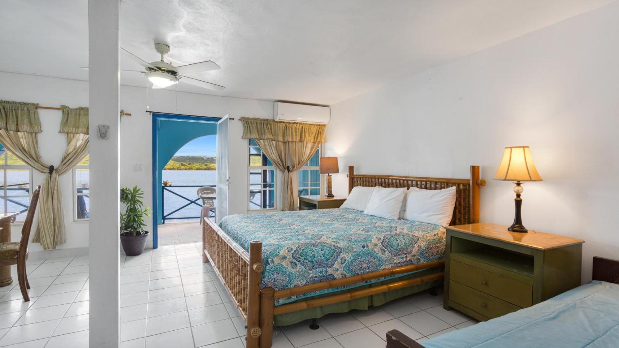 Edwards Guesthouse Sandy Ground Village 外观 照片